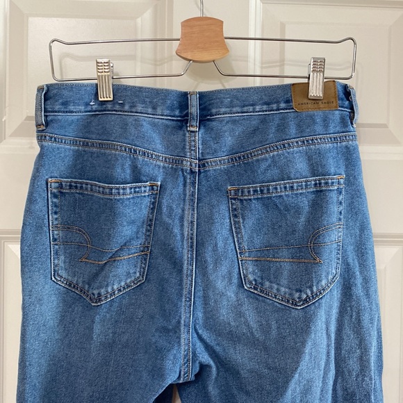 American eagle medium wash mom jean size 10 - Picture 6 of 7